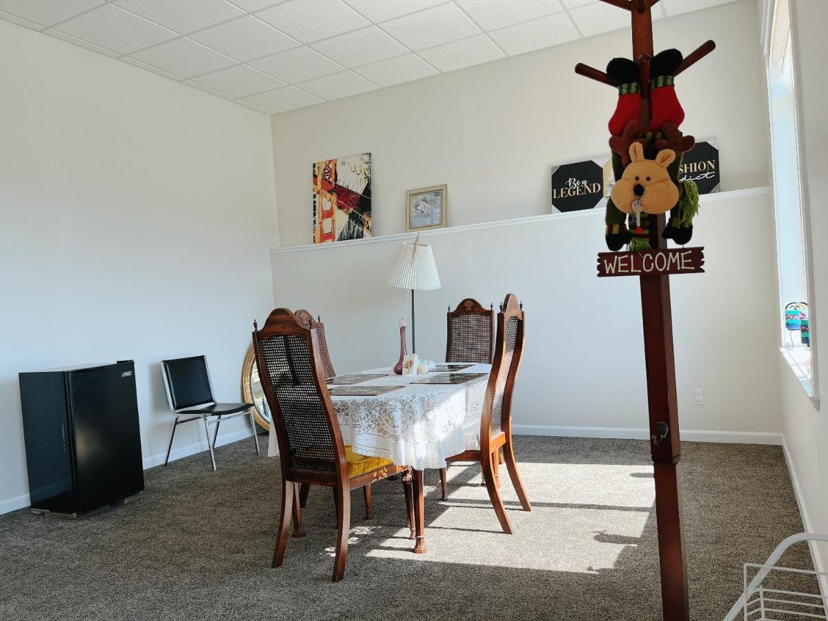 Peaceful And Spacious Lake View West Kelowna Exterior foto